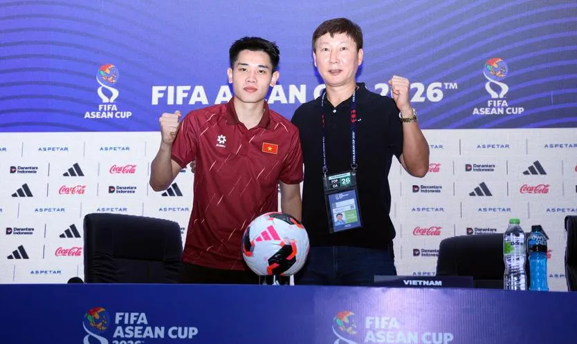 HLV Kim Sang Sik: Toàn đội đã nắm bắt được tinh thần để giành chiến thắng