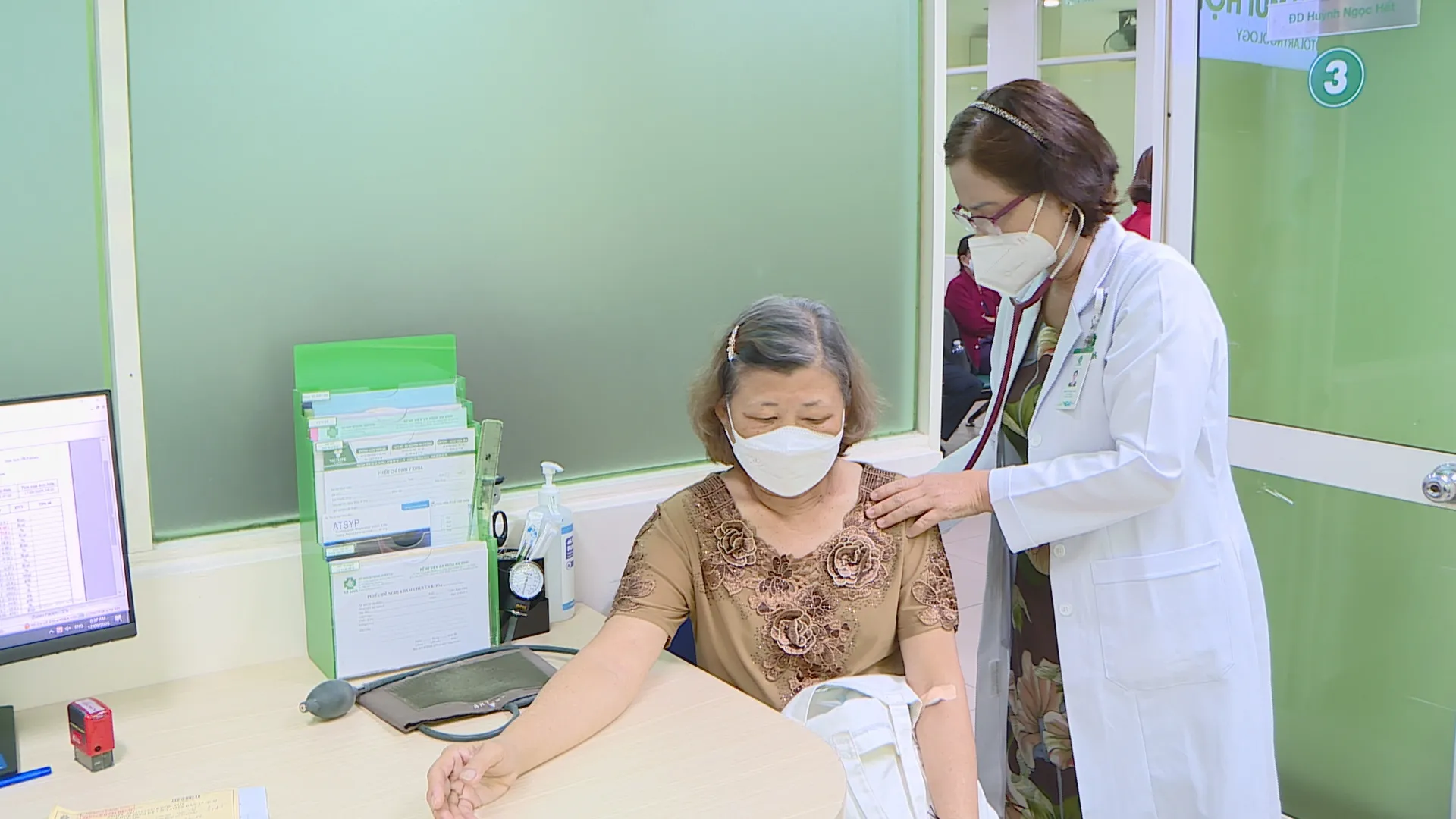 Không gian khám chữa bệnh khang trang cùng sự đón tiếp tận tình của đội ngũ y bác sĩ Bệnh viện Đa khoa An Sinh mang lại niềm an tâm trọn vẹn cho người dân khi đến tầm soát sức khỏe