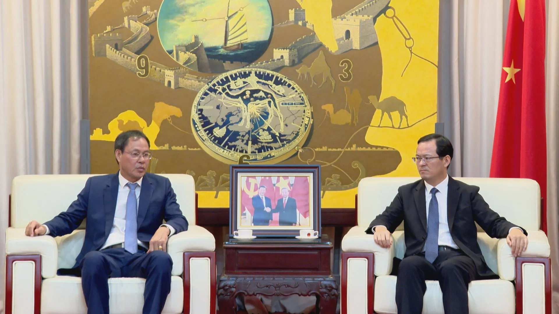Khai mạc Hội nghị đại biểu Quốc hội hoạt động chuyên trách | Thời sự trưa HTV ngày 28/9/2026 - Ảnh 2.