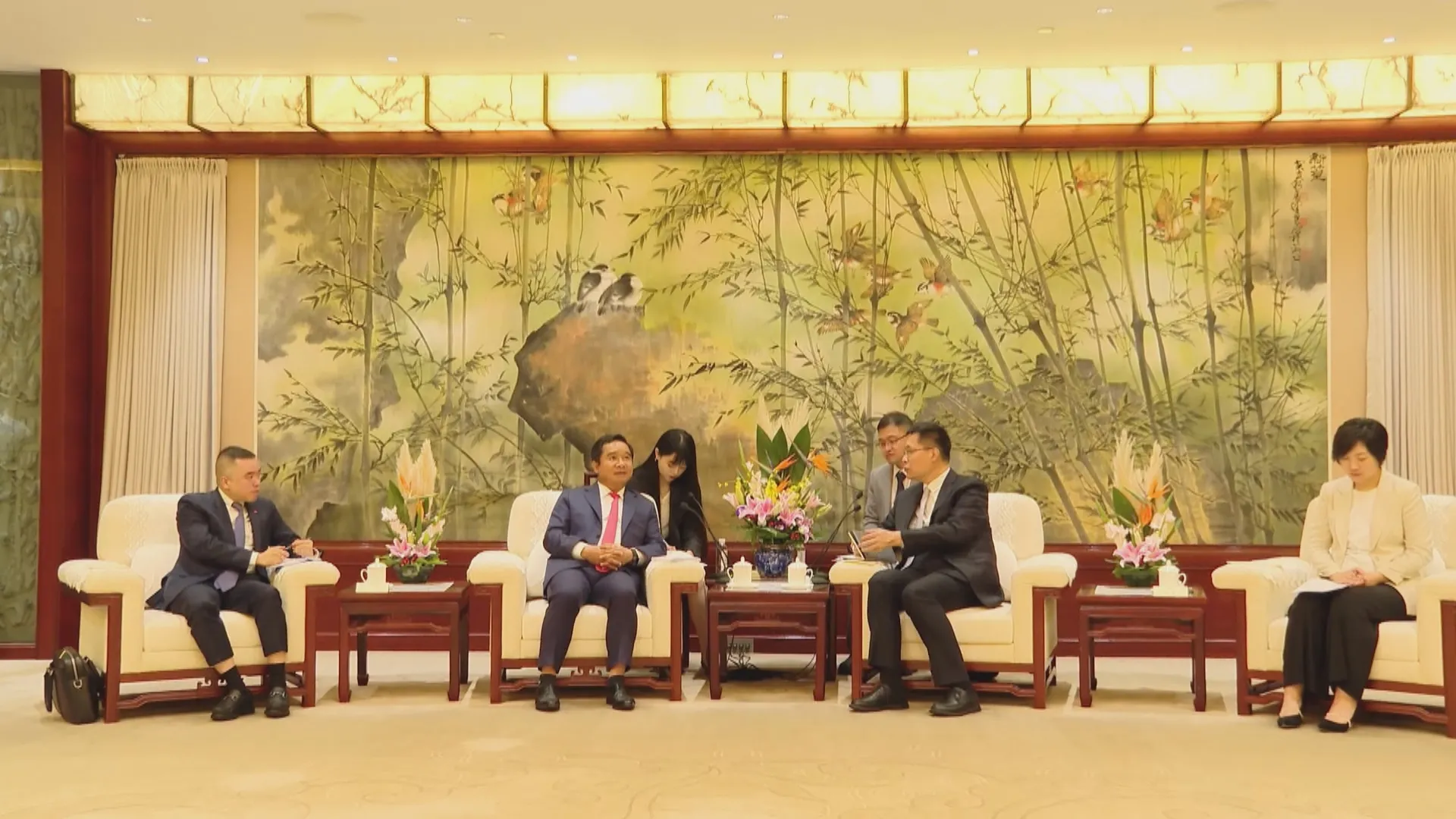 TP. Hồ Chí Minh đẩy mạnh hạ tầng công nghệ, thu hút đầu tư số | Thời sự HTV ngày 27/9/2026 - Ảnh 3.