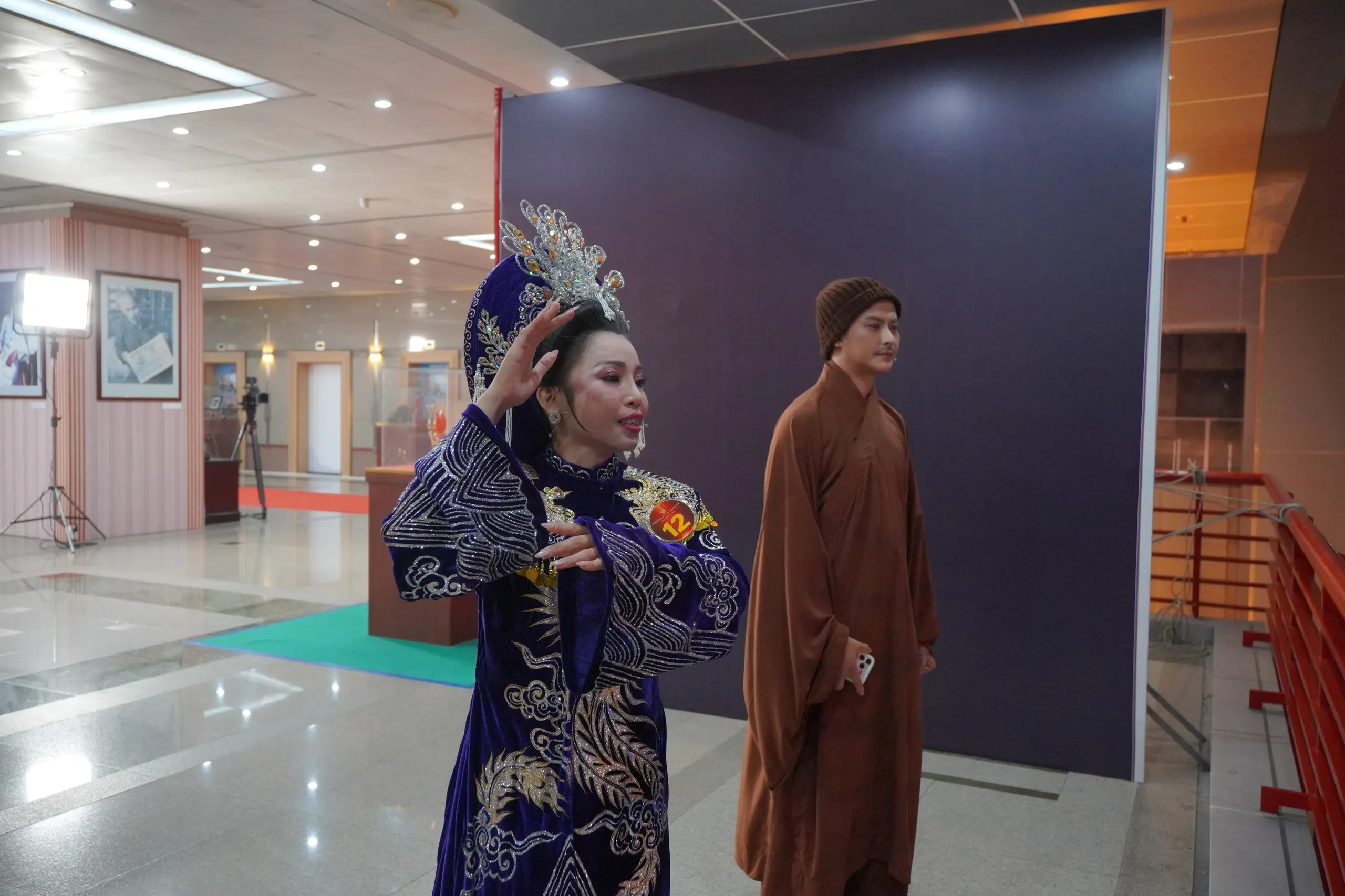 Toàn cảnh đêm vinh danh Chuông vàng vọng cổ 2026: Trọn vẹn cảm xúc - Truyền lửa đam mê - Ảnh 8.