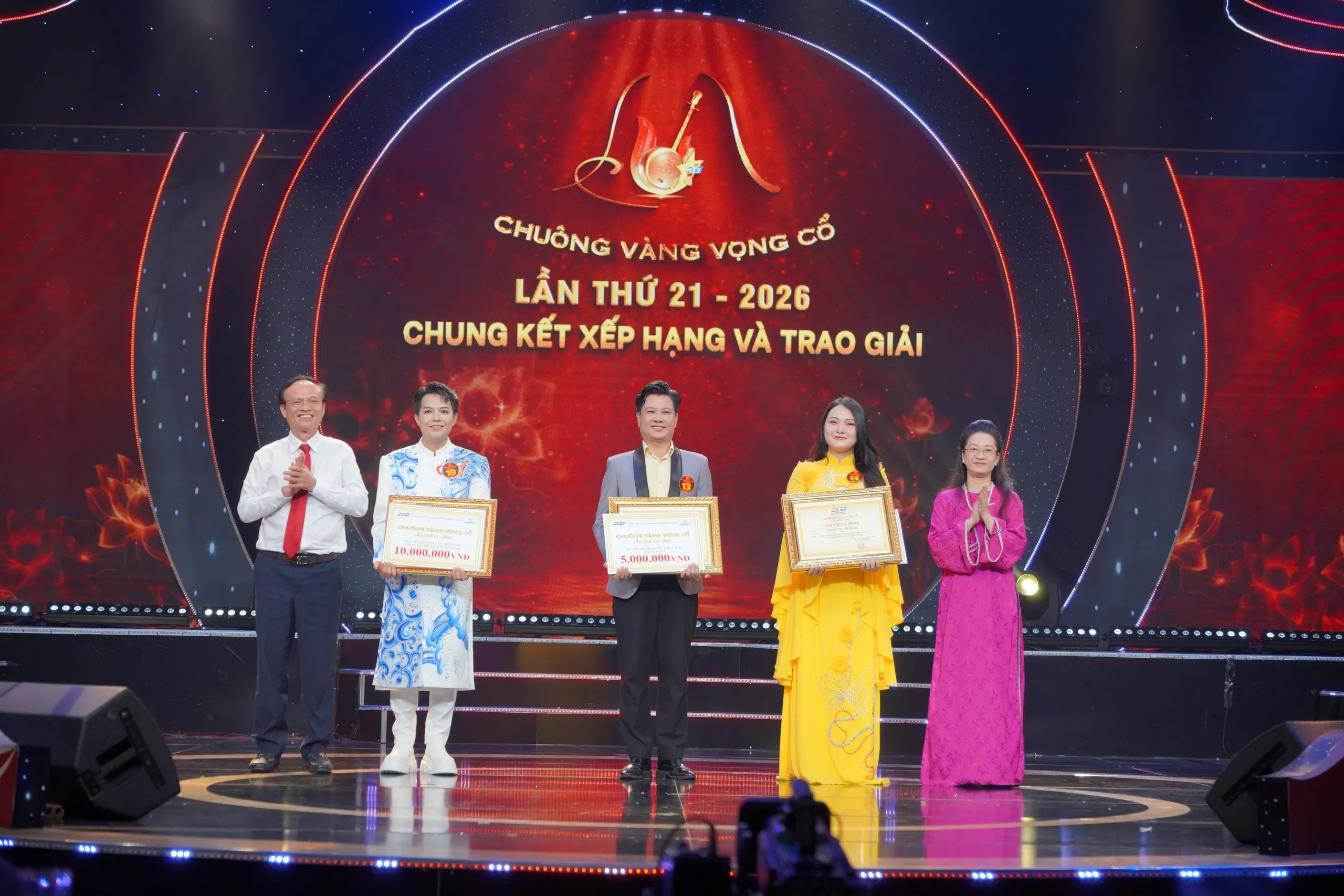 Toàn cảnh đêm vinh danh Chuông vàng vọng cổ 2026: Trọn vẹn cảm xúc - Truyền lửa đam mê - Ảnh 37.