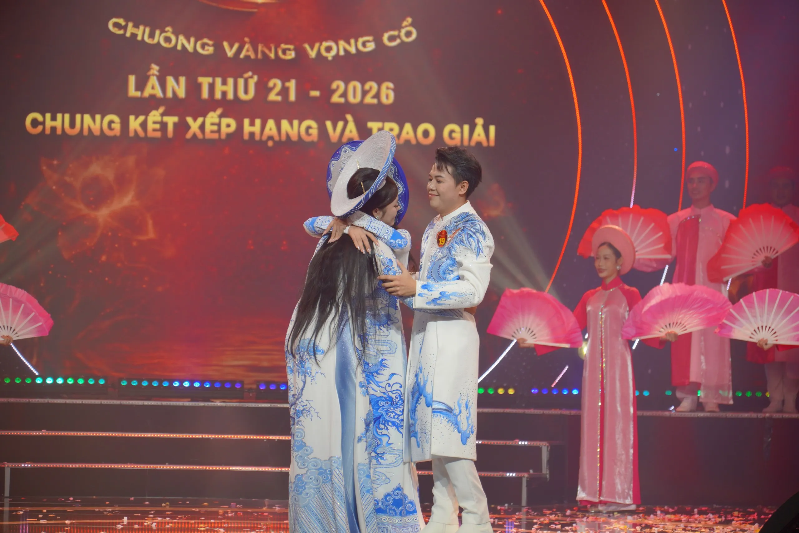 Toàn cảnh đêm vinh danh Chuông vàng vọng cổ 2026: Trọn vẹn cảm xúc - Truyền lửa đam mê - Ảnh 43.