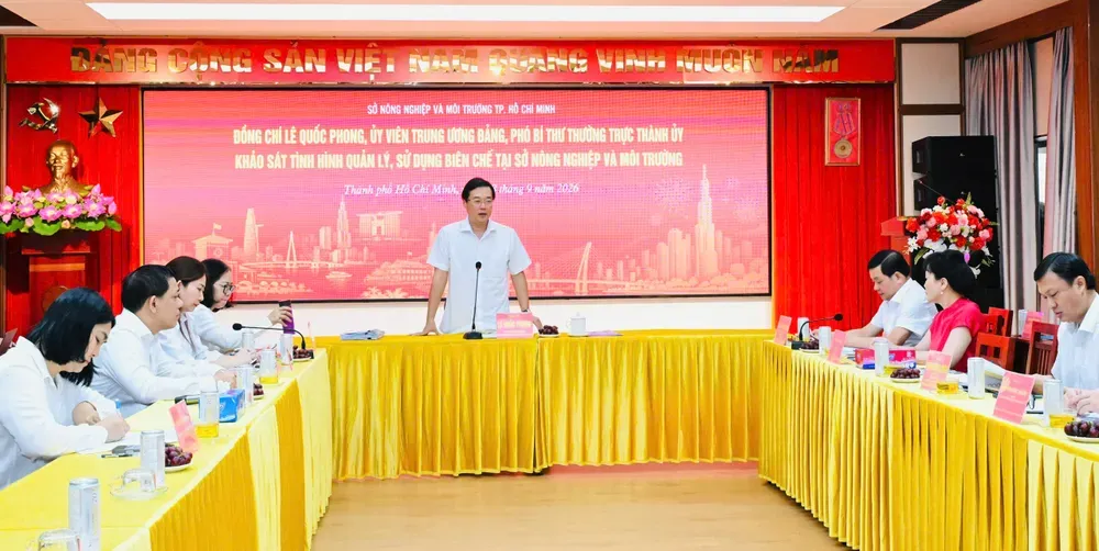 Phó Bí thư Thường trực Thành ủy TP.HCM Lê Quốc Phong phát biểu định hướng buổi khảo sát. Ảnh: VIỆT DŨNG