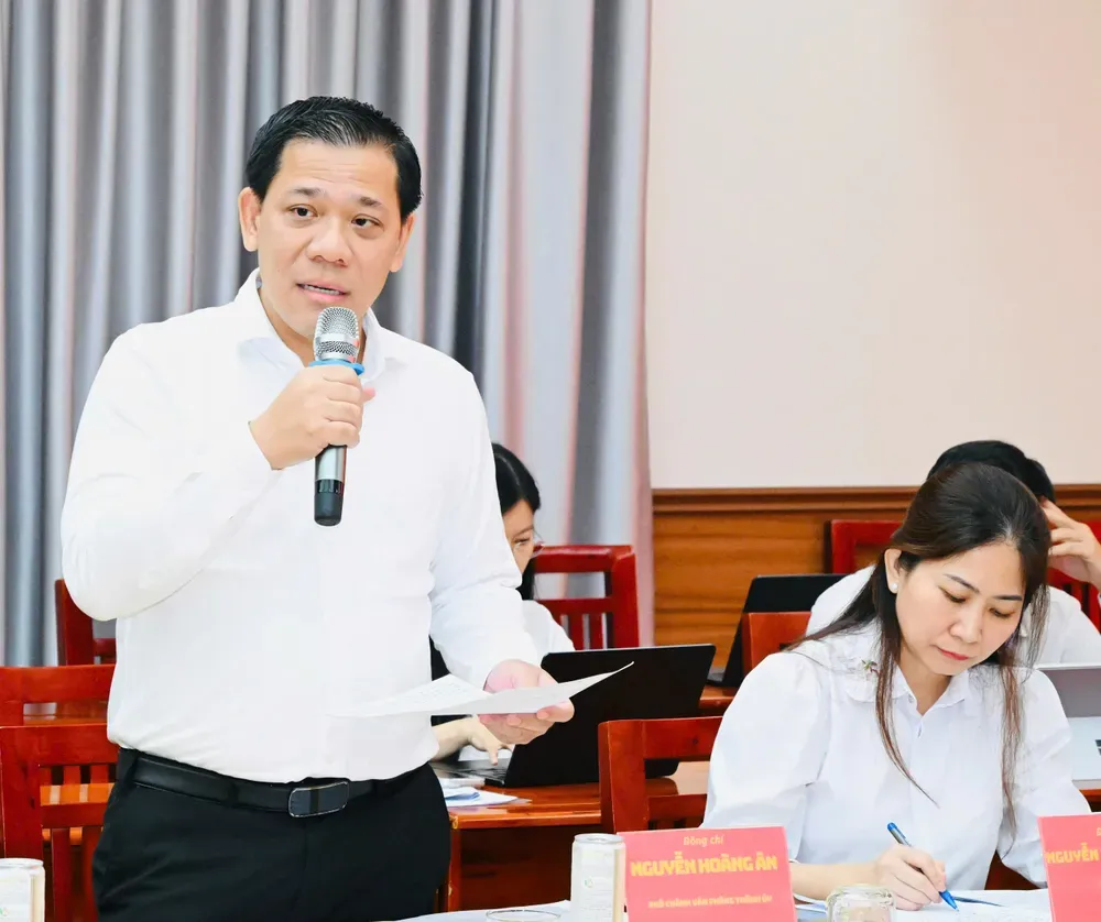 Phó Chánh Văn phòng Thành ủy TP.HCM Nguyễn Hoàng Ân phát biểu tại buổi khảo sát. Ảnh: VIỆT DŨNG