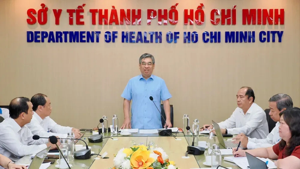 Phó Bí thư Thành ủy TP.HCM Nguyễn Phước Lộc phát biểu tại buổi làm việc với Sở Y tế chiều 28/9 (Ảnh: HOÀNG HÙNG)