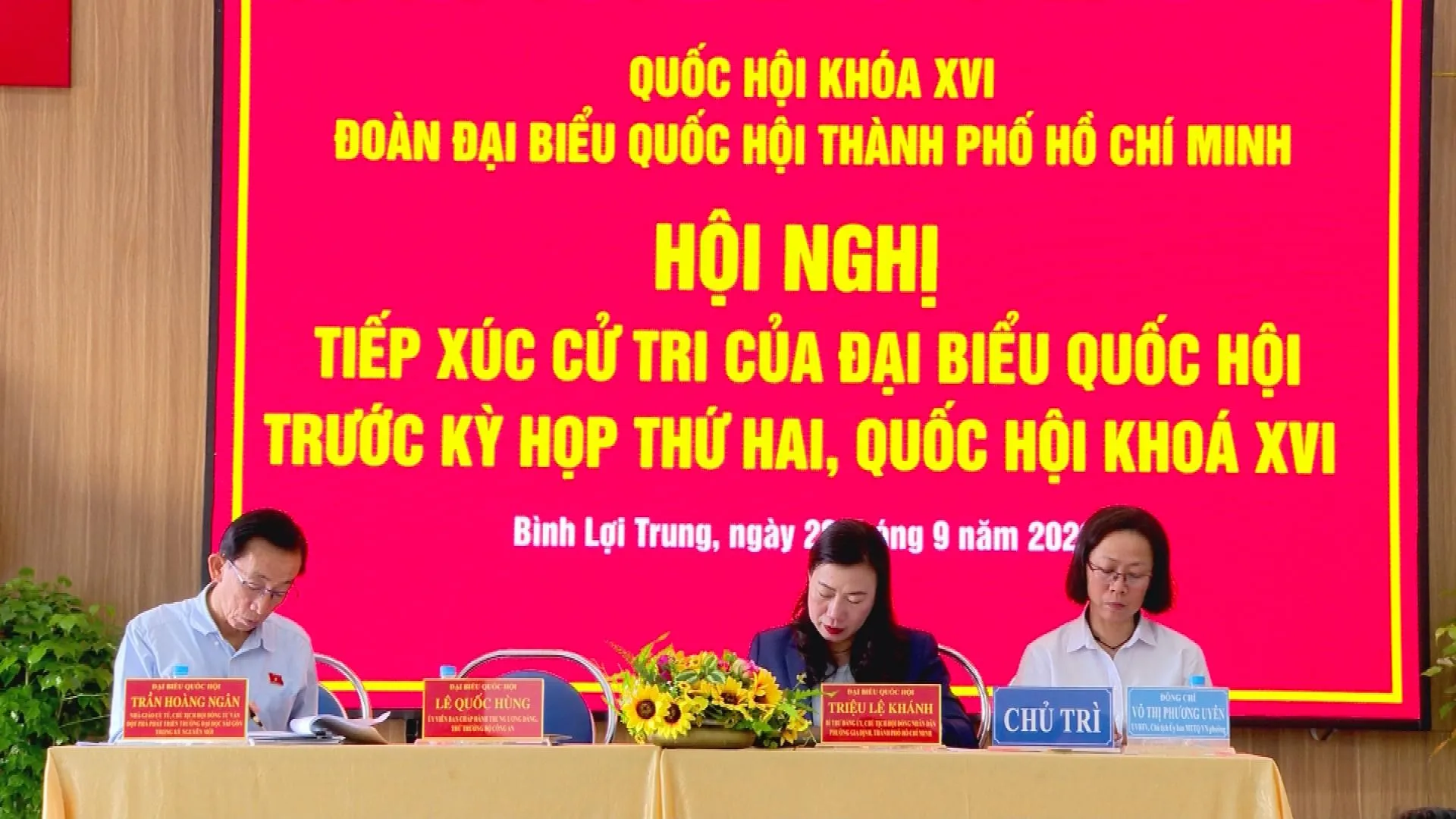 Đoàn đại biểu Quốc hội TP. Hồ Chí Minh tiếp xúc cử tri tại phường Bình Lợi Trung trước Kỳ họp thứ hai, Quốc hội khóa XVI