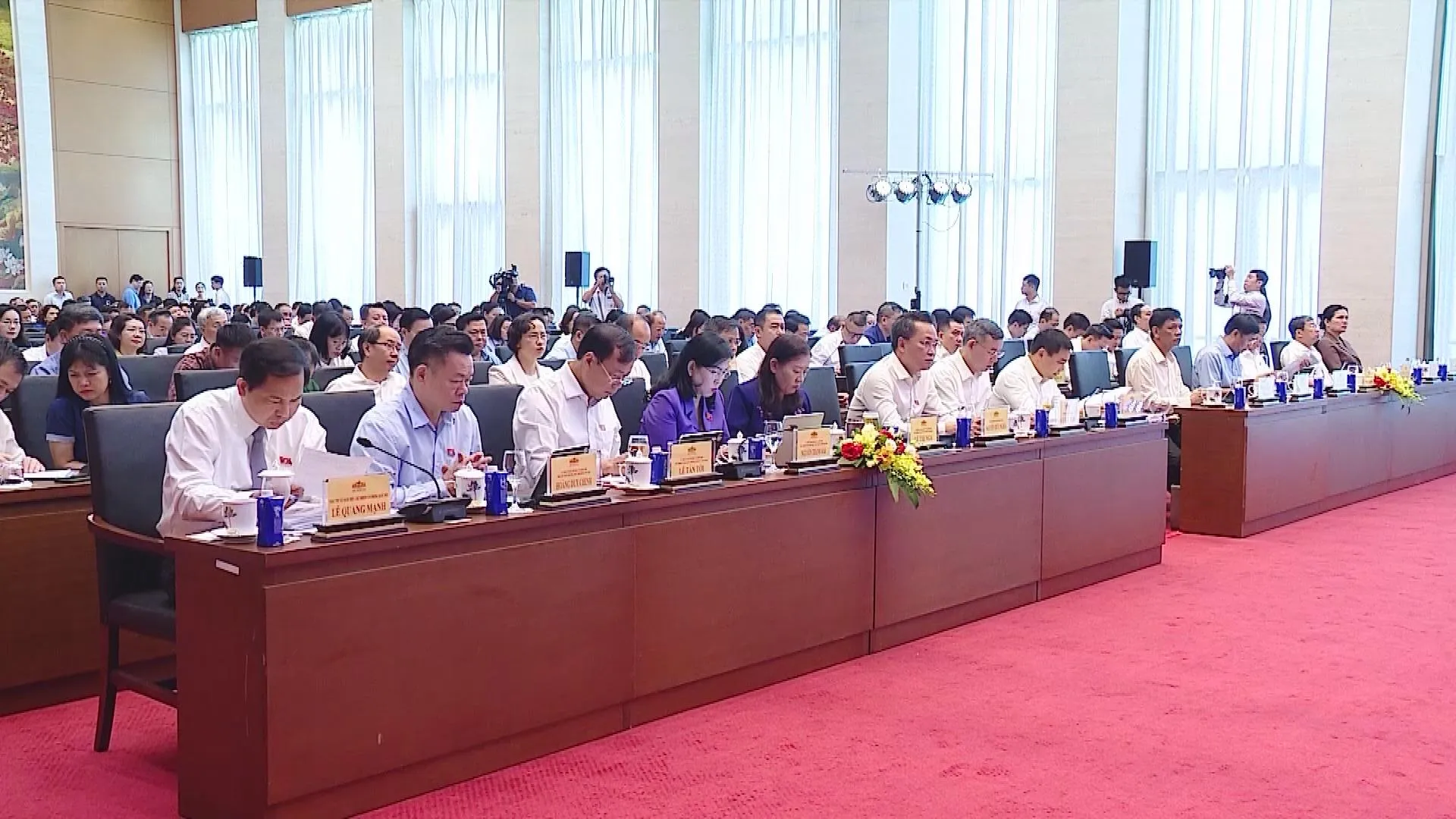 Hội Nghị Đại Biểu Quốc Hội Hoạt Động Chuyên Trách Tập Trung 17 Dự Án Luật - Ảnh 5. Các đại biểu Quốc hội tham dự Hội nghị đại biểu Quốc hội hoạt động chuyên trách lần thứ Nhất, nhiệm kỳ khóa XVI