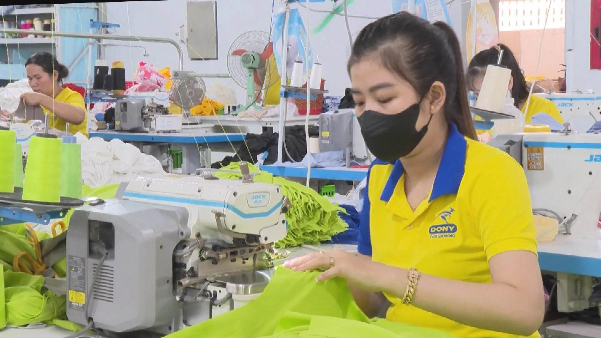 Áp lực từ thâm hụt thương mại khi TP. Hồ Chí Minh ghi nhận nhập siêu hơn 6,2 tỷ USD sau 8 tháng đầu năm
