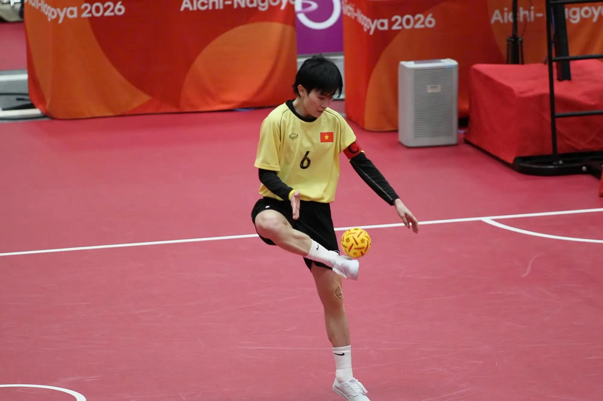 2aobor1vi2gdqmmv9m0ehqpe9z6wigtrbe4bhm8e.jpg Các cô gái Việt Nam thi đấu bình tĩnh - Ảnh: Bùi Lượng - Nhân Dân
