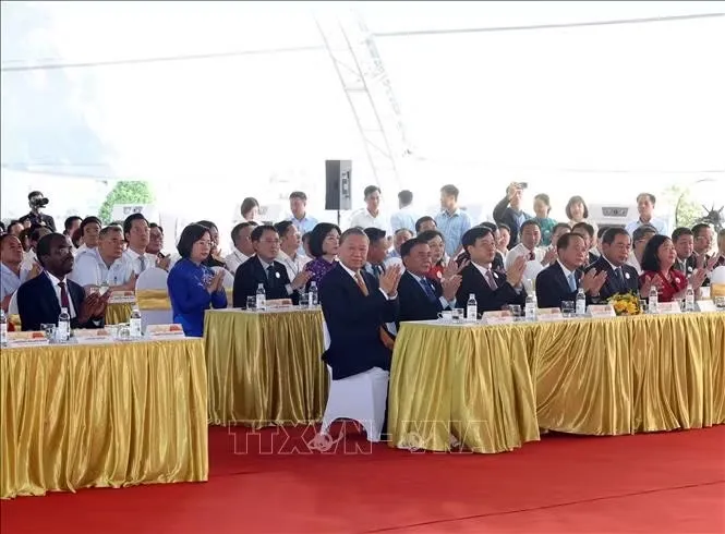Tổng Bí thư, Chủ tịch nước Tô Lâm và các đại biểu tham dự. Ảnh: Thống Nhất/TTXVN Tổng Bí thư, Chủ tịch nước Tô Lâm và các đại biểu tham dự - Ảnh: Thống Nhất - TTXVN