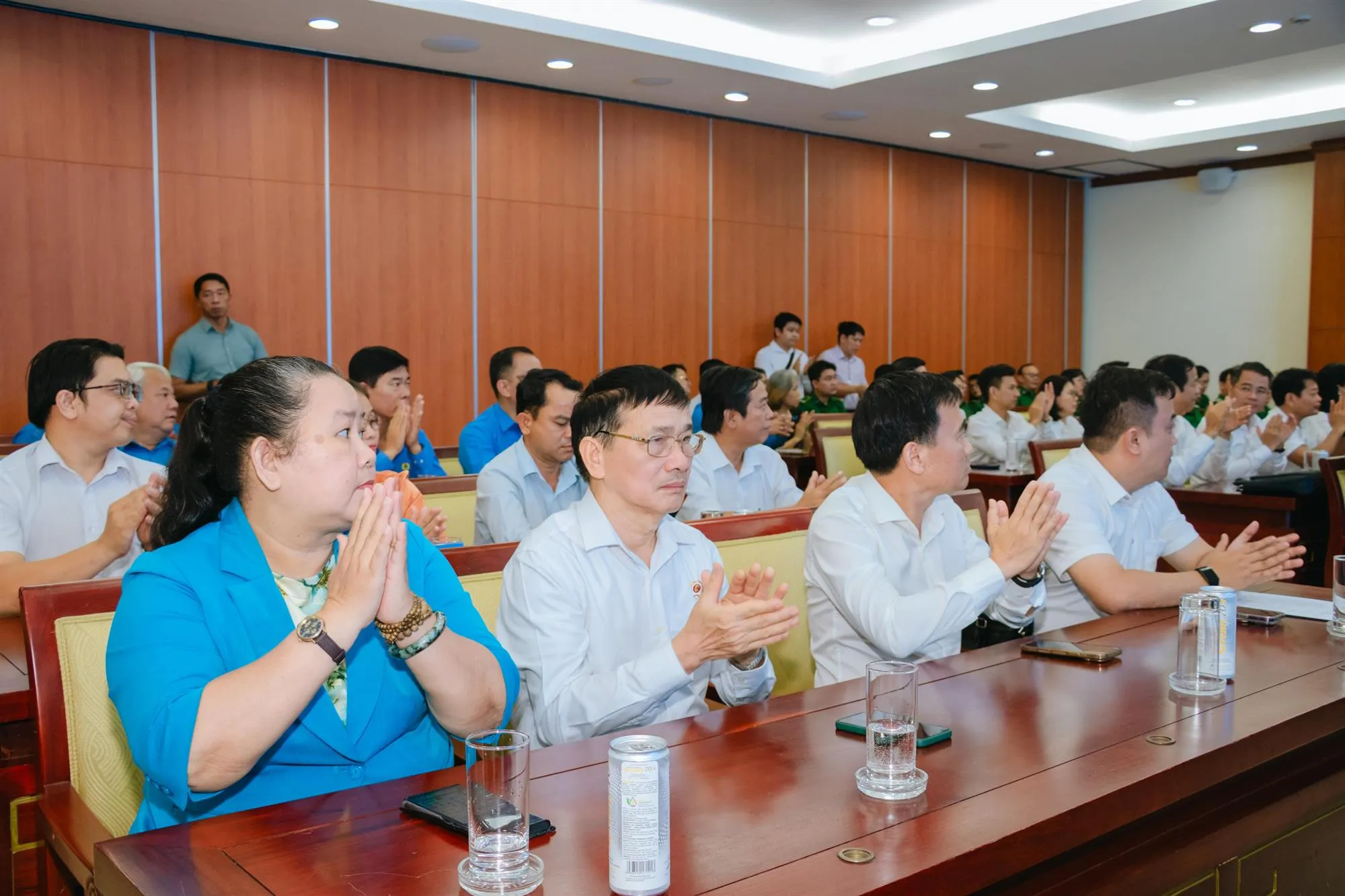 Tham dự có Ông Trần Lưu Quang Ủy viên Bộ Chính trị, Bí thư Thành ủy TP. Hồ Chí Minh; Ông Nguyễn Phước Lộc Phó bí thư Thành ủy, Chủ tịch Ủy ban MTTQ Việt Nam TP. Hồ Chí Minh; Ông Lê Ngọc Sơn Chủ tịch Hội đồng thành viên Petrovietnam cùng đại diện các cơ quan, đơn vị - Ảnh: MTTQ TP