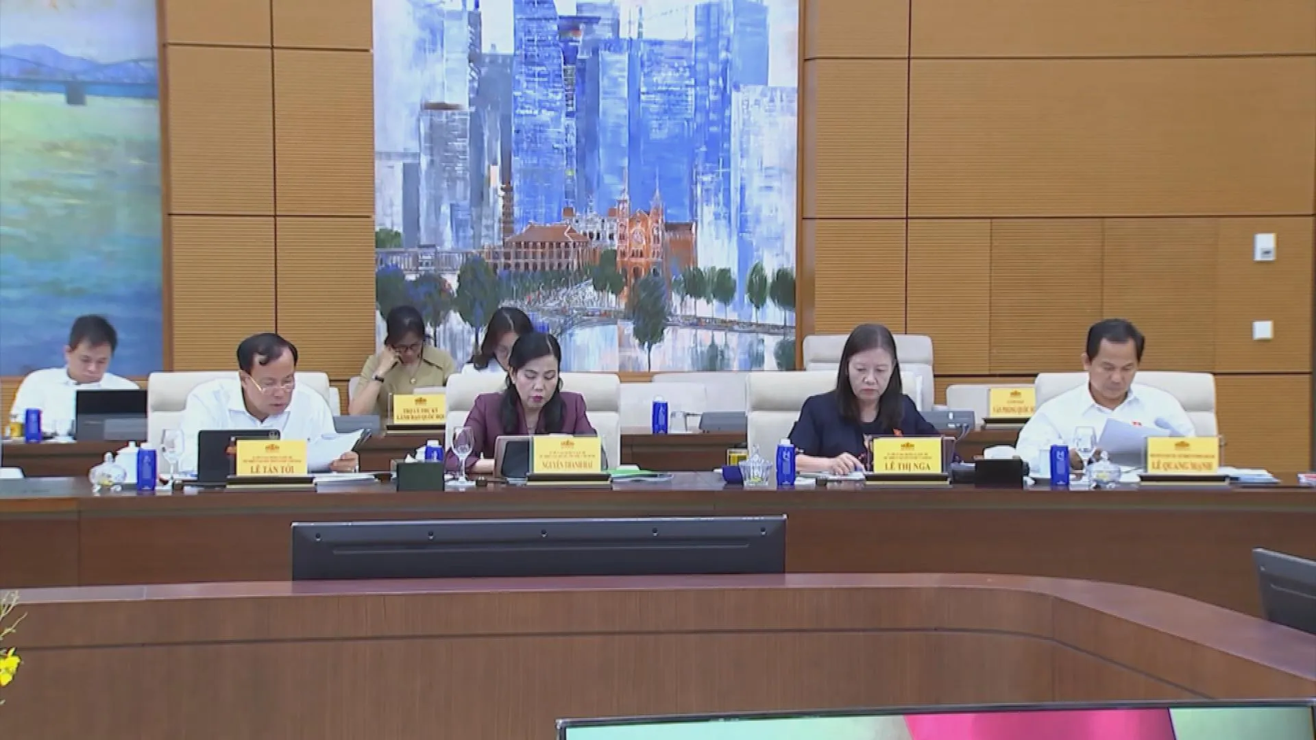 Phiên họp thứ 7 của Ủy ban Thường vụ Quốc hội: Tập trung hoàn thiện hồ sơ trước kỳ họp thứ 2 - Ảnh 3.
