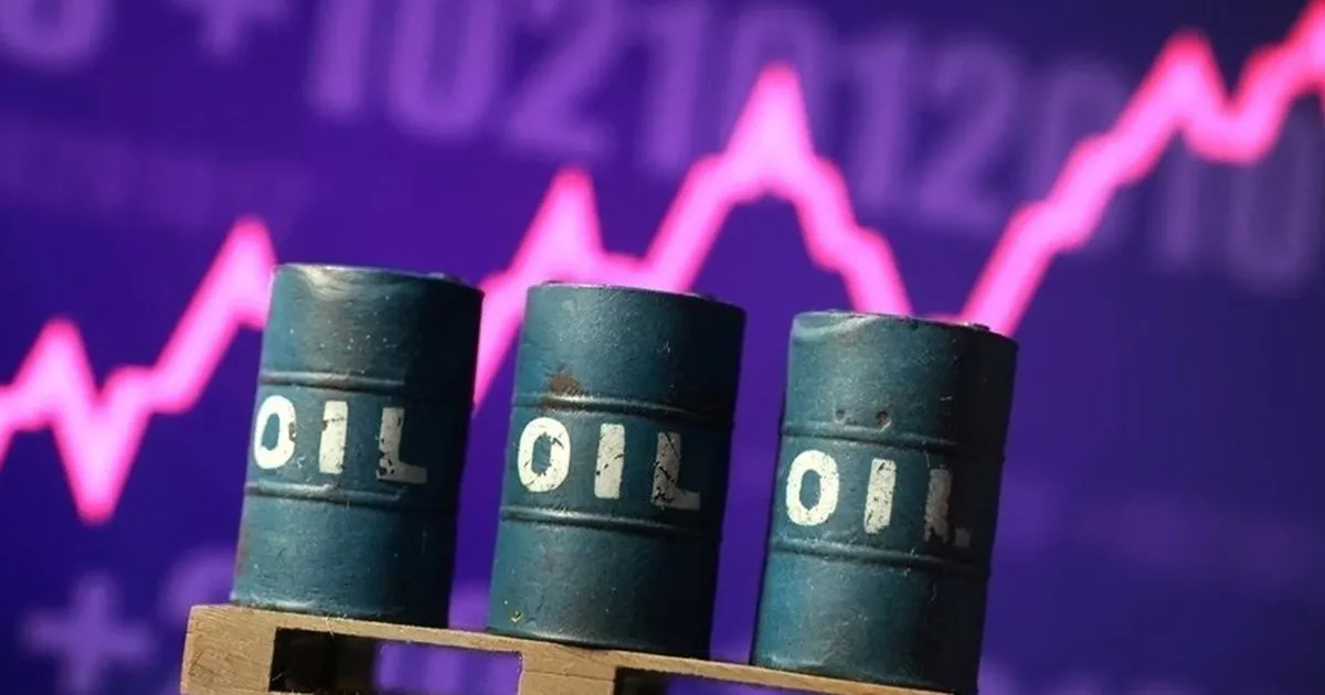 Giá xăng dầu hôm nay (2/10): Giá dầu tăng vọt 4% khi Trung Quốc dừng xuất khẩu nhiên liệu