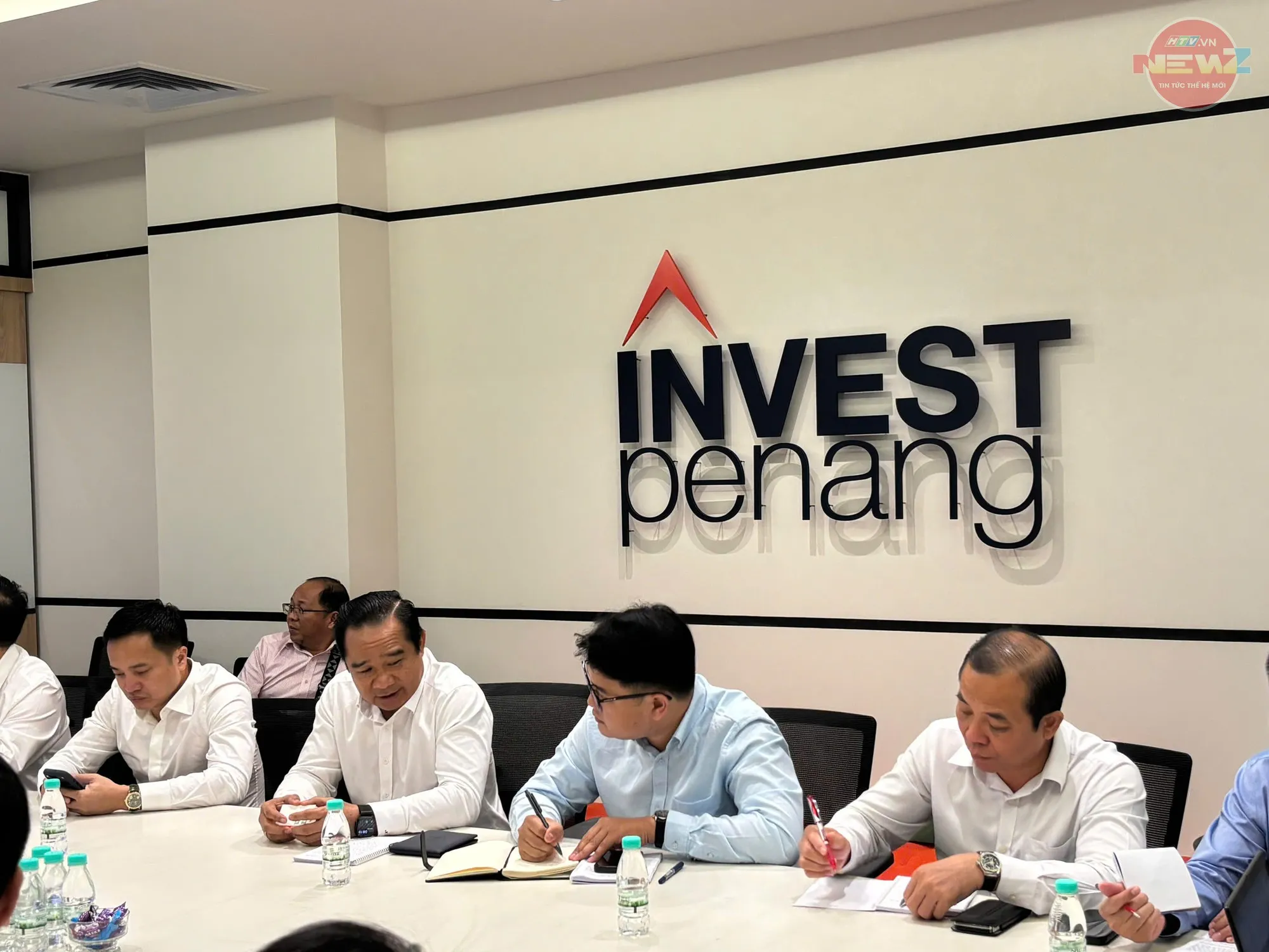 Chủ tịch UBND TP. Hồ Chí Minh làm việc với Invest Penang (Malaysia): Thúc đẩy hợp tác công nghệ cao và bán dẫn - Ảnh 2.