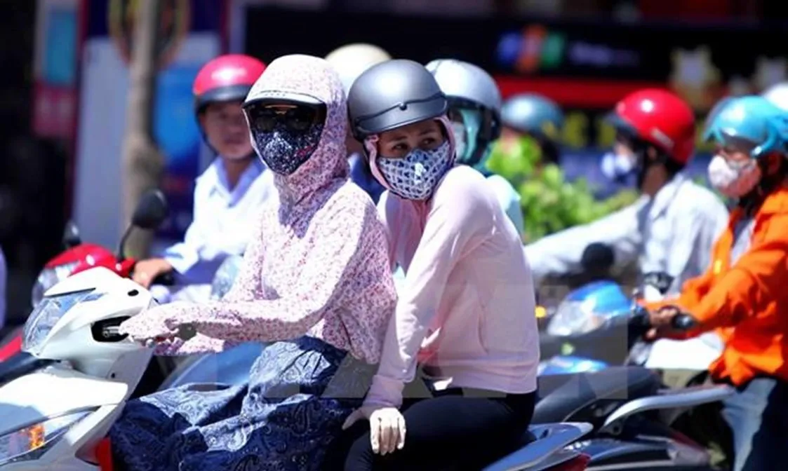 TP. Hồ Chí Minh chiều tối có mưa dông rải rác, đề phòng lốc, sét và gió giật mạnh