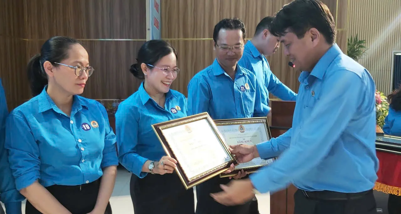 Khen thuong phat trien doan vien 1