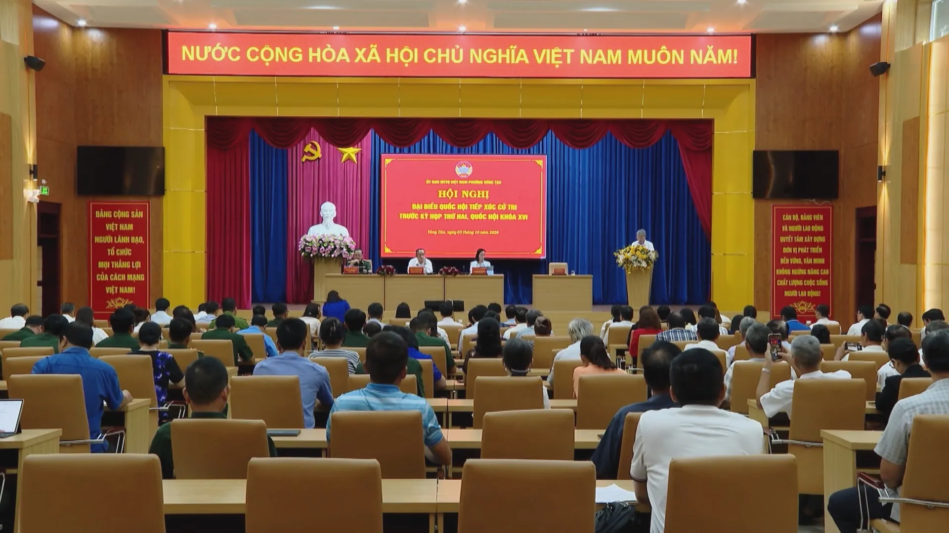 Cử tri tham dự hội nghị tiếp xúc trước Kỳ họp thứ 2, Quốc hội khóa XVI