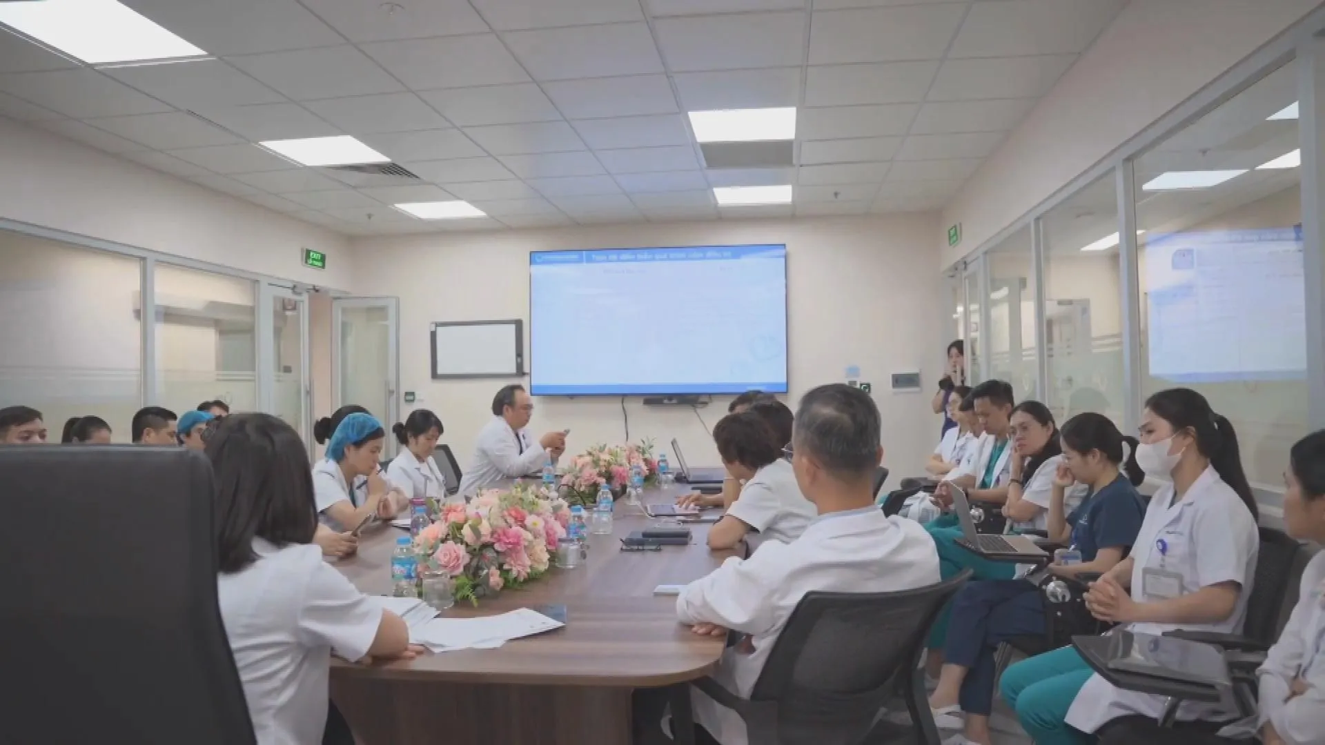 Ca sinh ba được hội chẩn và theo dõi bởi ê-kíp đa chuyên khoa trong suốt quá trình điều trị
