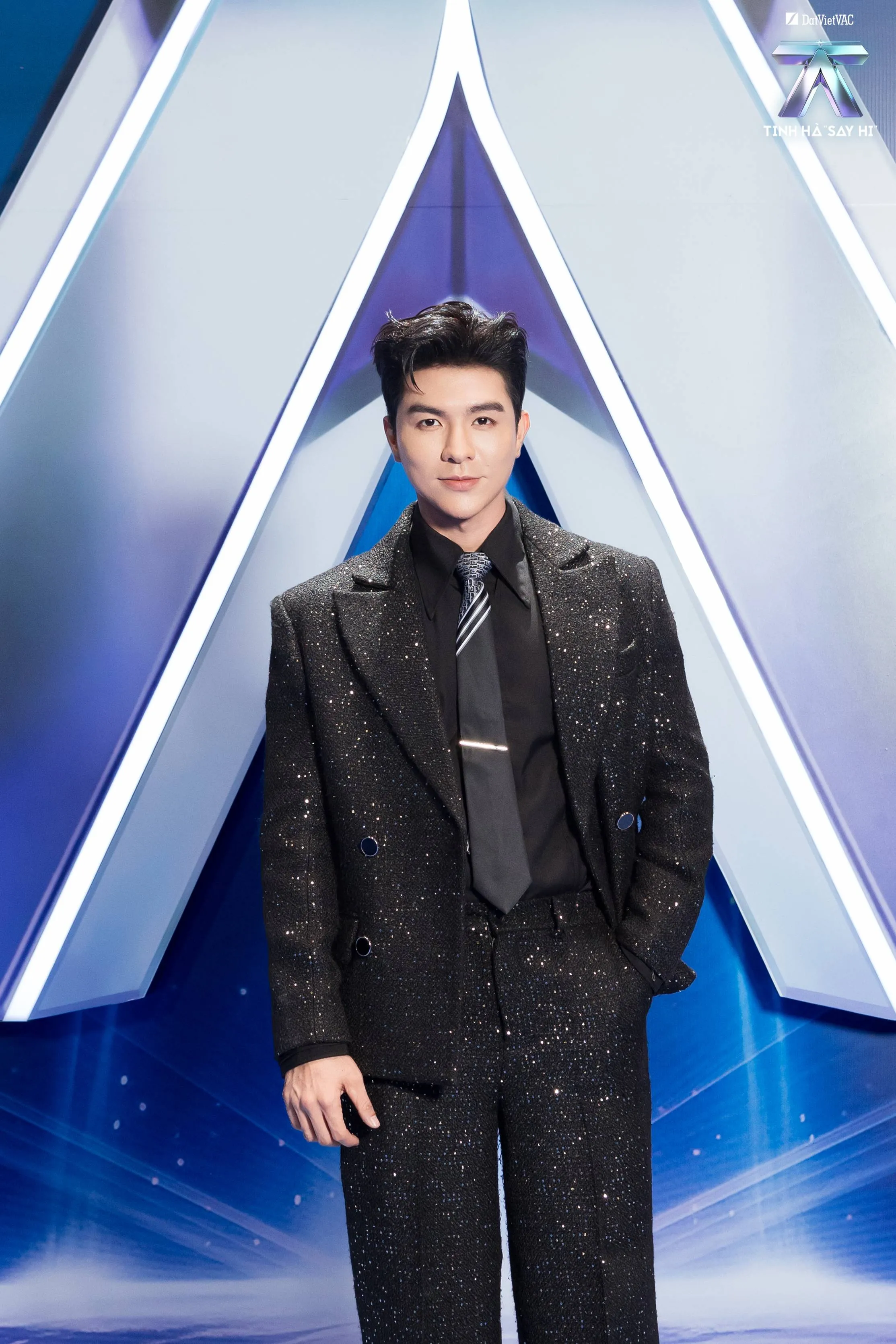 STEVEN NGUYỄN