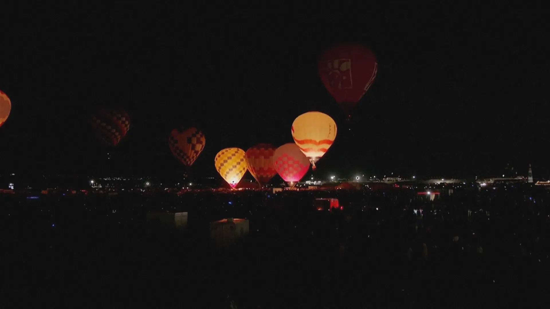 Mỹ: Lễ hội khinh khí cầu quốc tế Albuquerque - Ảnh 6. Mỹ: Lễ hội khinh khí cầu quốc tế Albuquerque - Ảnh 6.