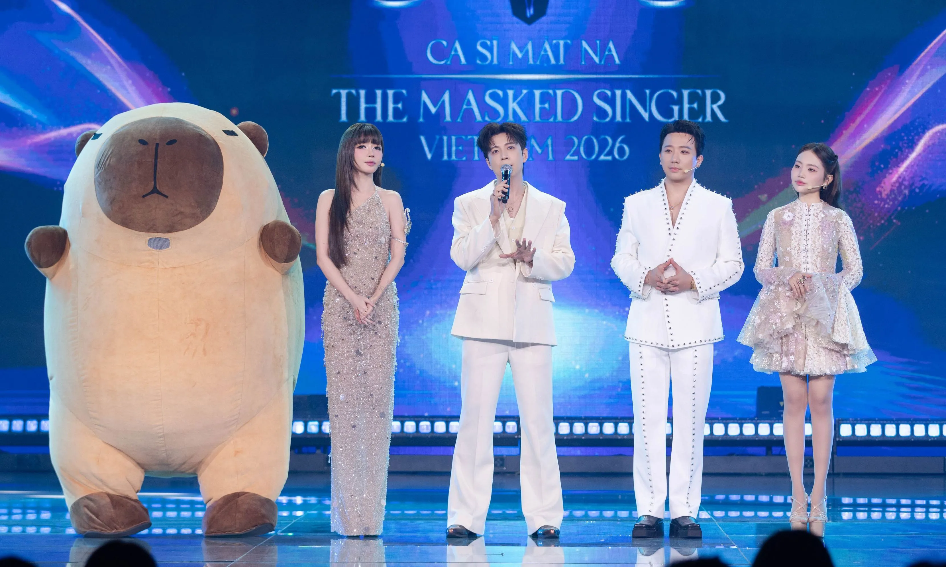 HIEUTHUHAI, HURRYKNG, Phương Mỹ Chi... được gọi tên trong màn tìm mascot ở tập đầu tiên The Masked Singer Vietnam 2026