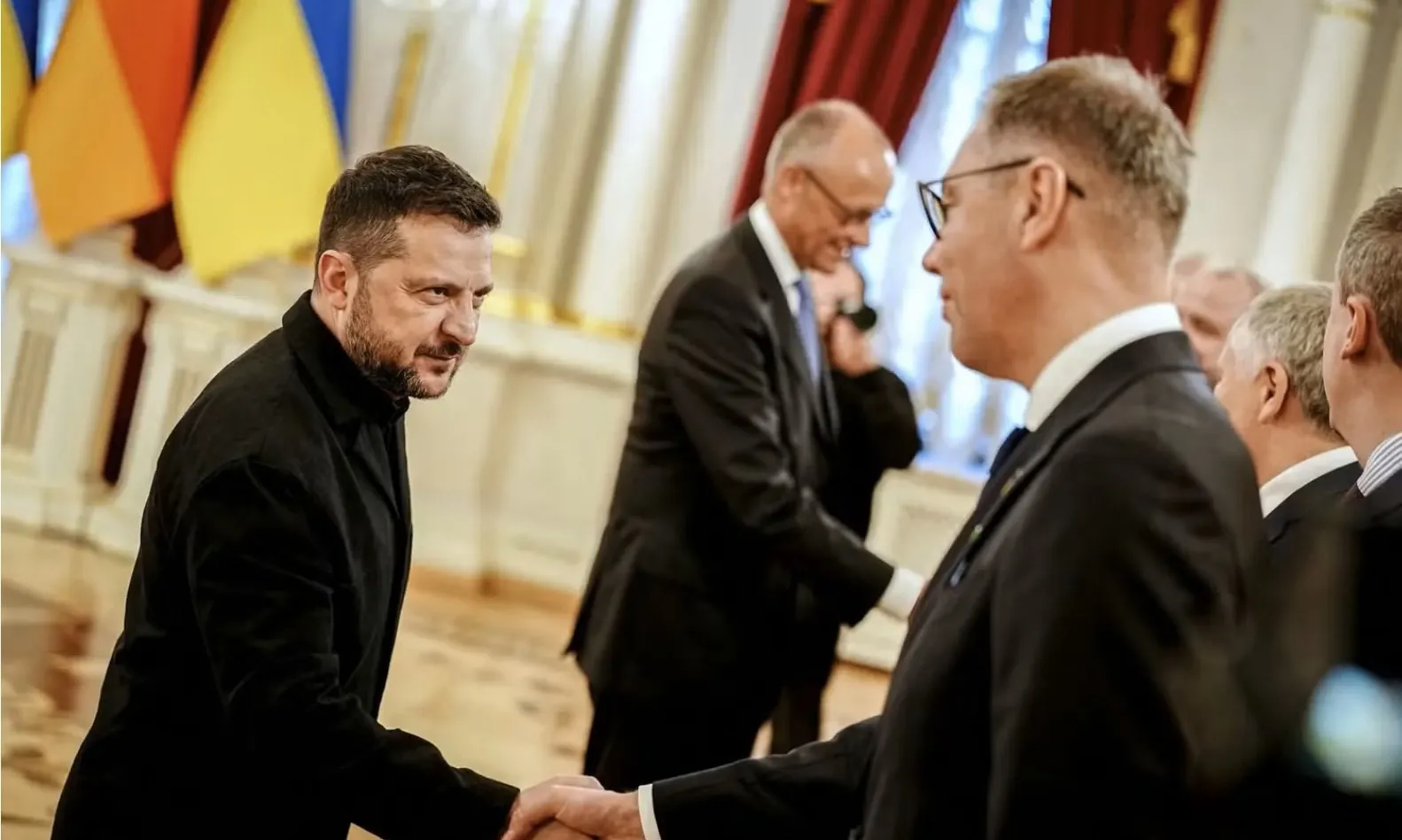 Đức công bố gói viện trợ hơn 1,3 tỷ euro cho Ukraine