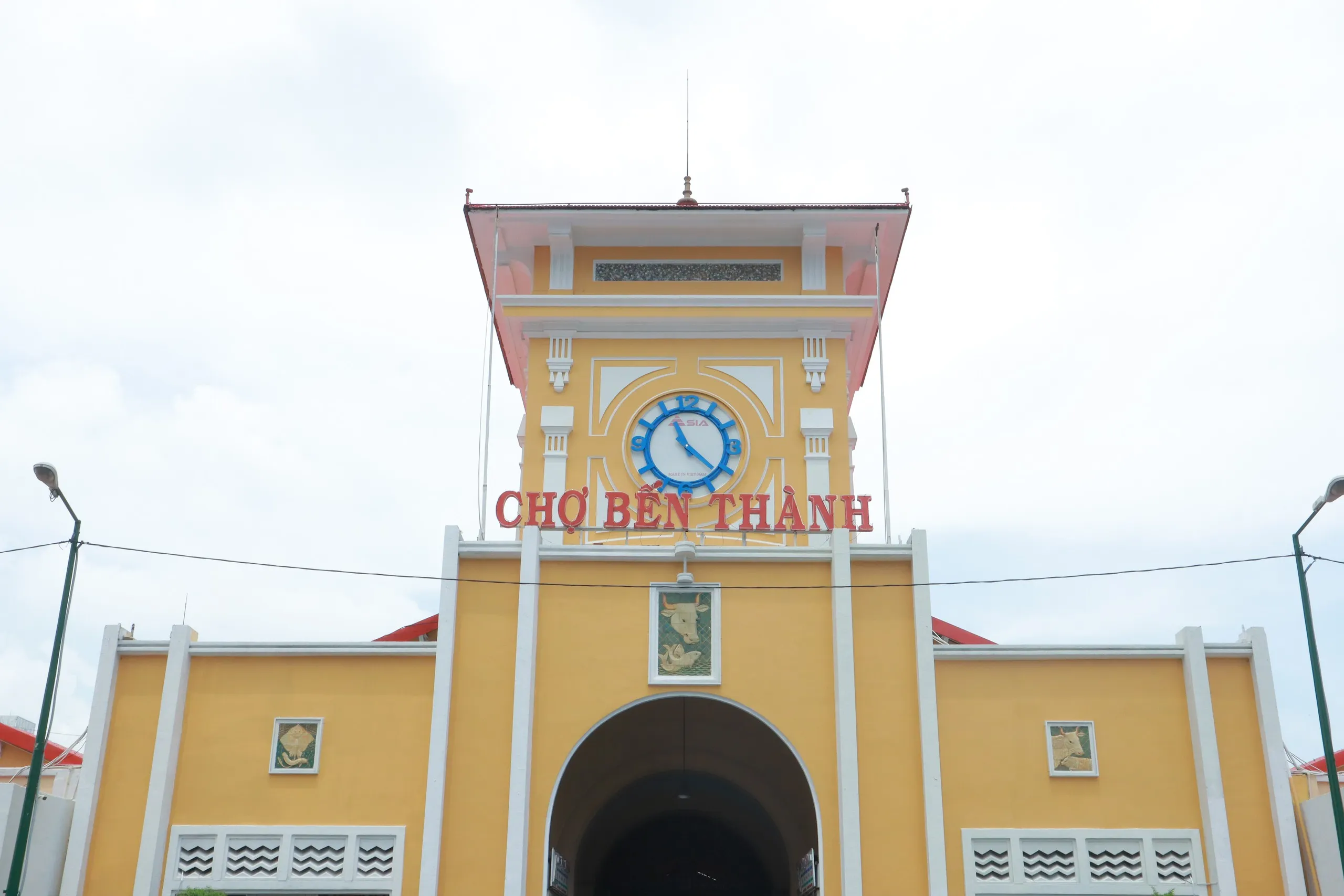 NewZround: Những câu chuyện phía sau 3 địa danh du lịch nổi tiếng tại TP. Hồ Chí Minh - Ảnh 1.