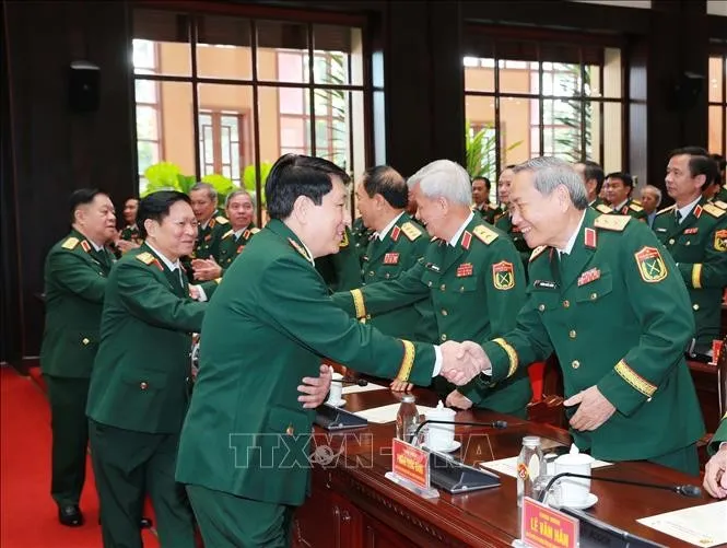 Đại tướng Lương Cường, nguyên Chủ Đại tướng Lương Cường, nguyên Chủ tịch nước, nguyên Chủ nhiệm Tổng cục Chính trị QĐND Việt Nam và Đại tướng Nguyễn Trọng Nghĩa, Ủy viên Bộ Chính trị, Bí thư Trung ương Đảng, Ủy viên Thường vụ Quân ủy Trung ương, Chủ nhiệm Tổng cục Chính trị QĐND Việt Nam cùng nhiều tướng lĩnh, lãnh đạo Bộ Quốc phòng, Bộ Tổng Tham mưu, Tổng cục Chính trị QĐND Việt Nam đến dự - Ảnh: Trọng Đức - TTXVNtịch nước, nguyên Chủ nhiệm Tổng cục Chính trị QĐND Việt Nam và Đại tướng Nguyễn Trọng Nghĩa, Ủy viên Bộ Chính trị, Bí thư Trung ương Đảng, Ủy viên Thường vụ Quân ủy Trung ương, Chủ nhiệm Tổng cục Chính trị QĐND Việt Nam cùng nhiều tướng lĩnh, lãnh đạo Bộ Quốc phòng, Bộ Tổng Tham mưu, Tổng cục Chính trị QĐND Việt Nam đến dự. Ảnh: Trọng Đức - TTXVN