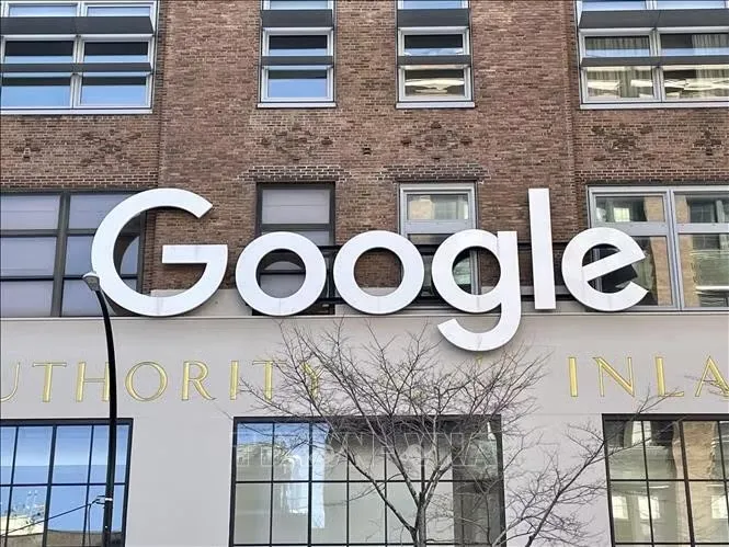 Biểu tượng của Google tại văn phòng của Tập đoàn ở New York, Mỹ - Ảnh: Kyodo