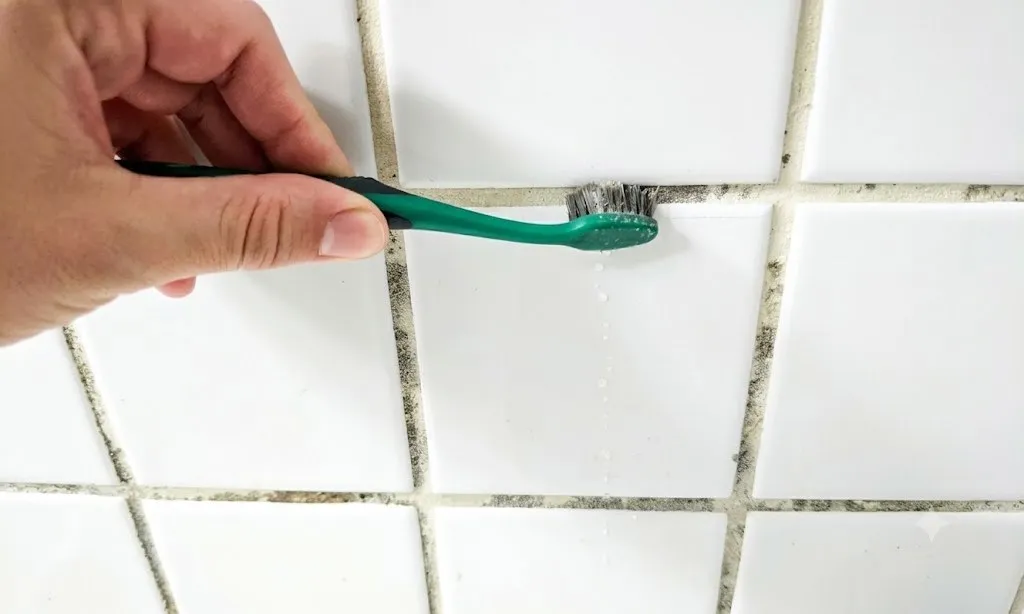 7 vị trí “khó nhằn” trong nhà có thể dễ dàng làm sạch chỉ với một chiếc bàn chải cũ
