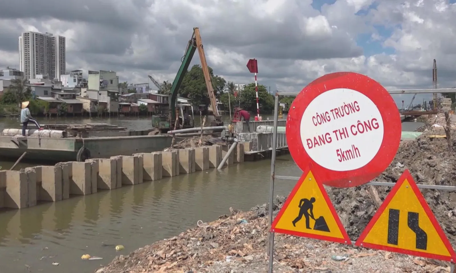TPHCM cảnh báo 122 điểm có nguy cơ ngập