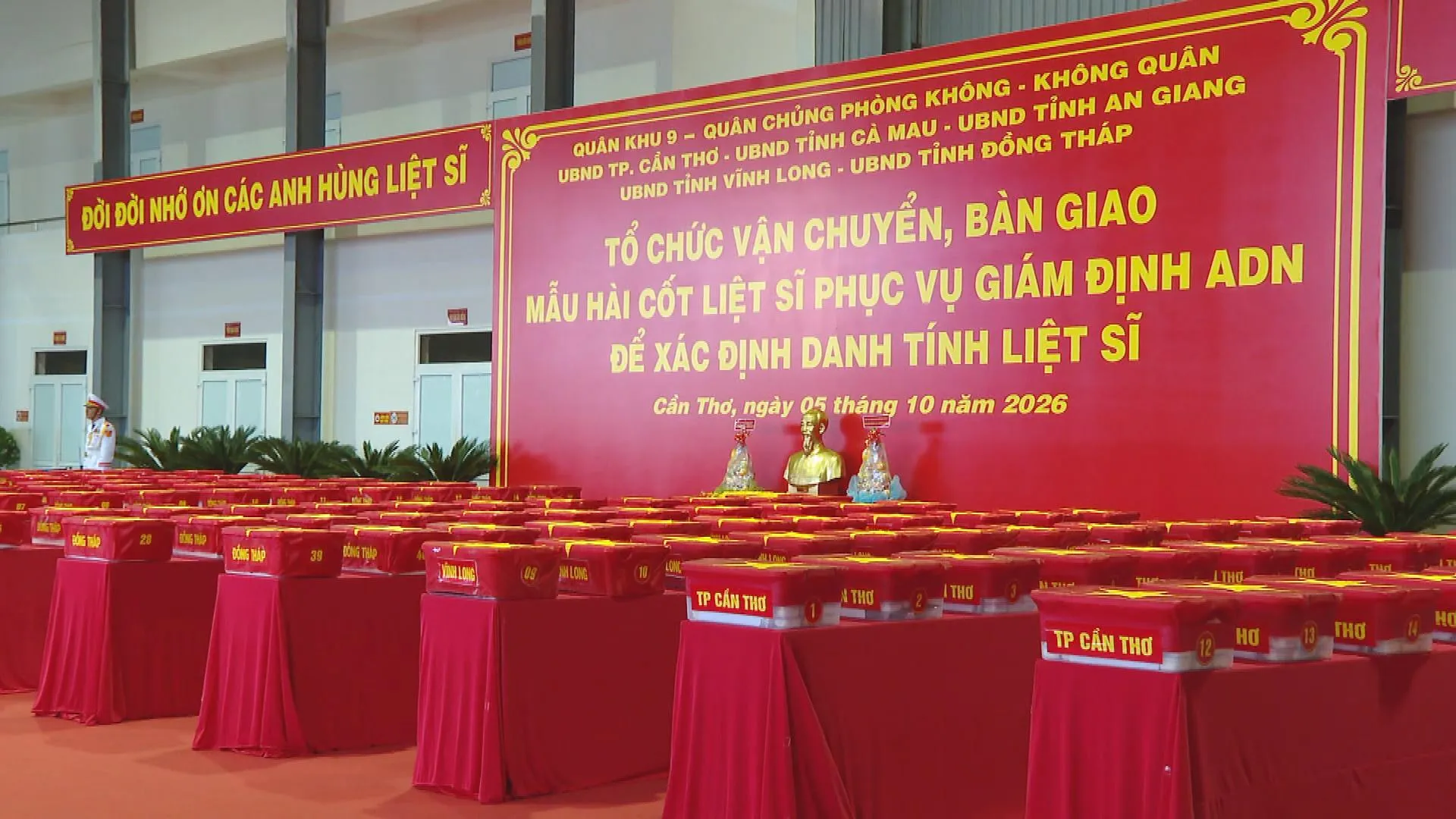 Hơn 15.000 mẫu hài cốt liệt sĩ được sắp xếp trang trọng tại buổi lễ bàn giao ở Cần Thơ