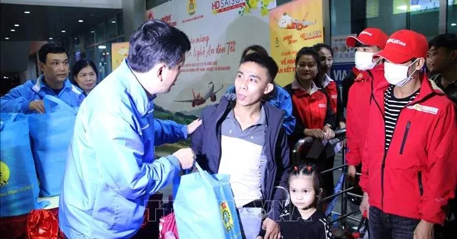 Công đoàn dành hàng ngàn vé tàu, vé máy bay hỗ trợ người lao động dịp Tết Đinh Mùi 2027