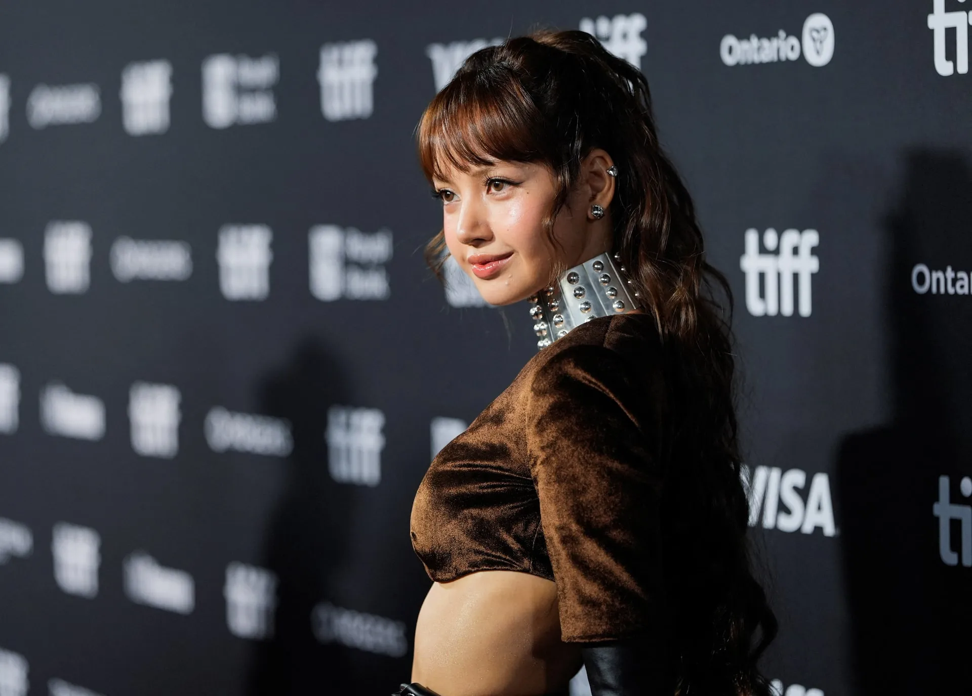 Lisa chia sẻ cuộc sống sau Blackpink qua phim tài liệu “Always Lalisa” - Ảnh 1.