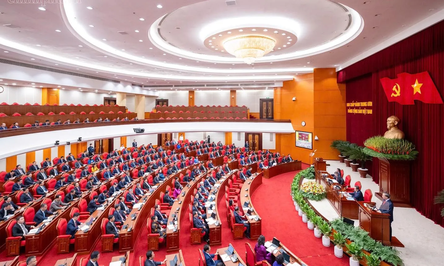 Thông cáo báo chí về ngày làm việc thứ ba Hội nghị lần thứ tư Ban Chấp hành Trung ương Đảng khóa XIV