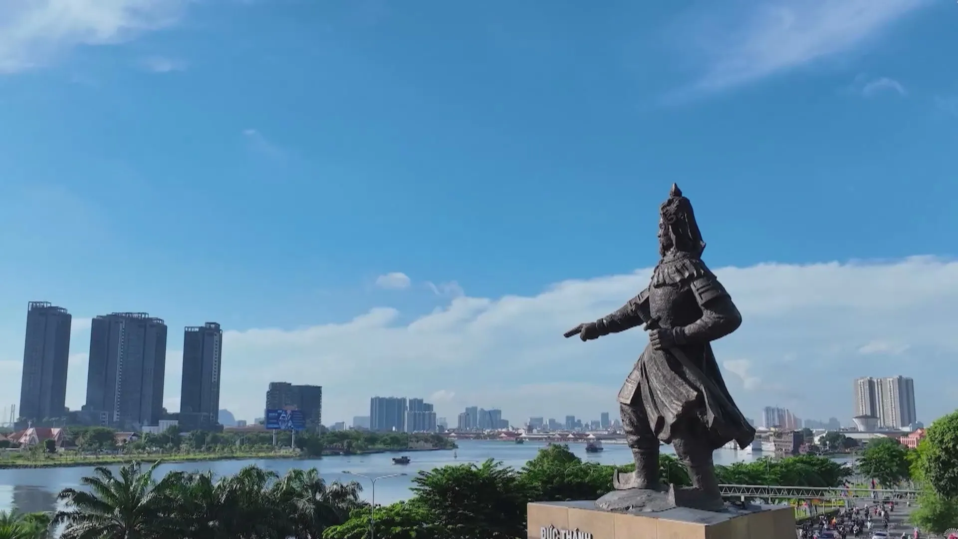 Nâng cao năng lực ngành du lịch: Bắt đầu từ tháo gỡ rào cản pháp lí  - Ảnh 3.