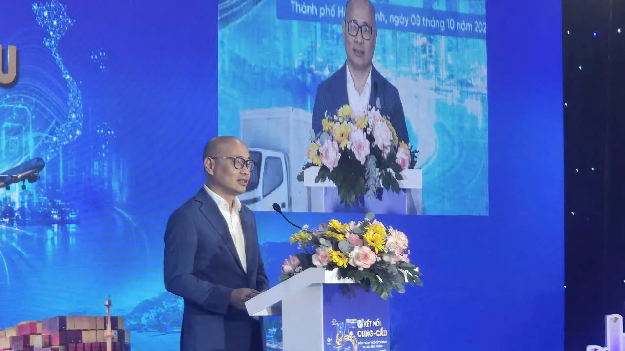 Thứ trưởng Bộ Công Thương Lương Hoàng Thái phát biểu chỉ đạo tại lễ khai mạc hành trình 15 năm kết nối cung cầu - Ảnh Bá Nam
