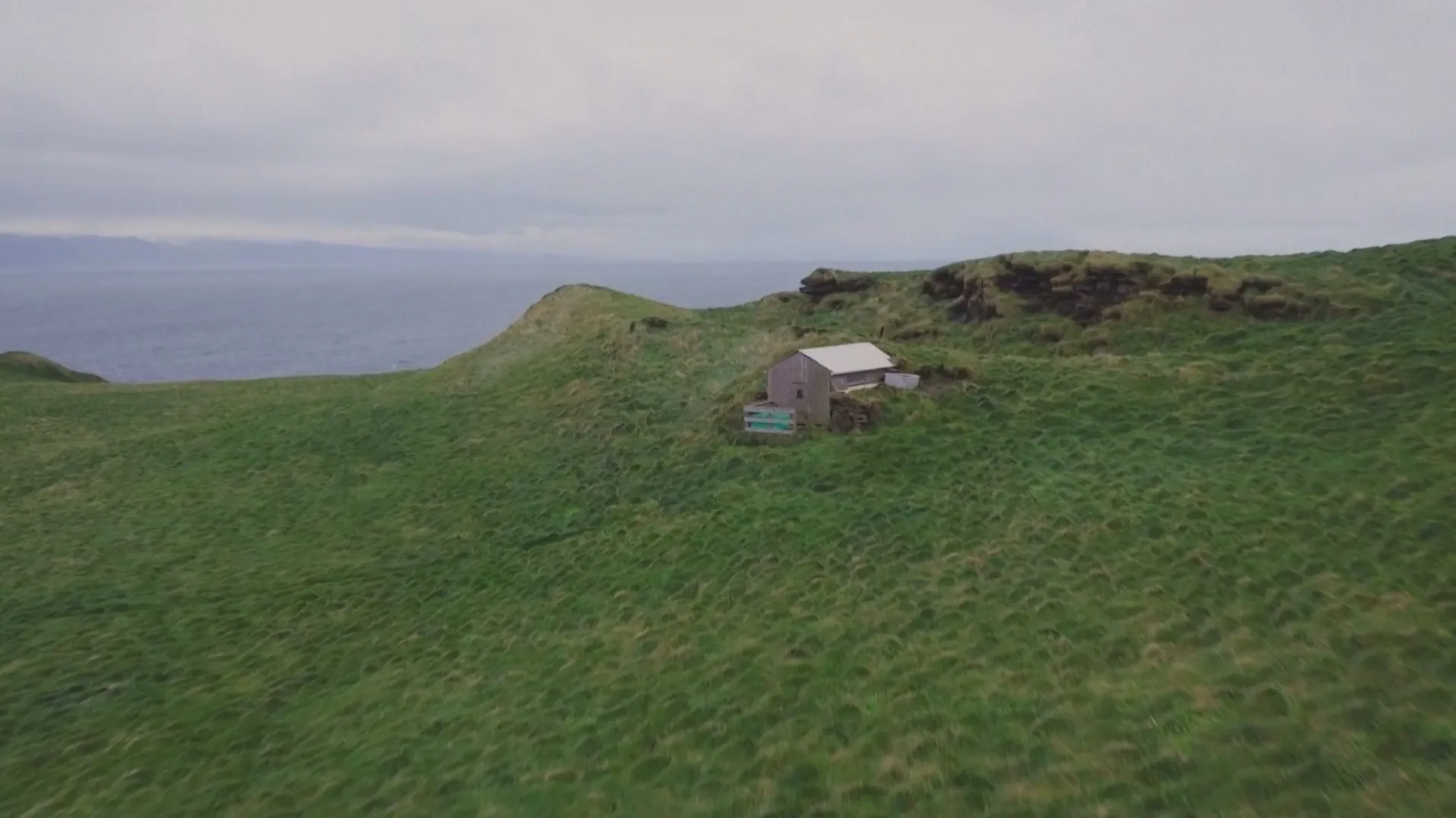 "Ngôi nhà cô đơn" ở Iceland chuyển sang dùng điện mặt trời- Ảnh 3.