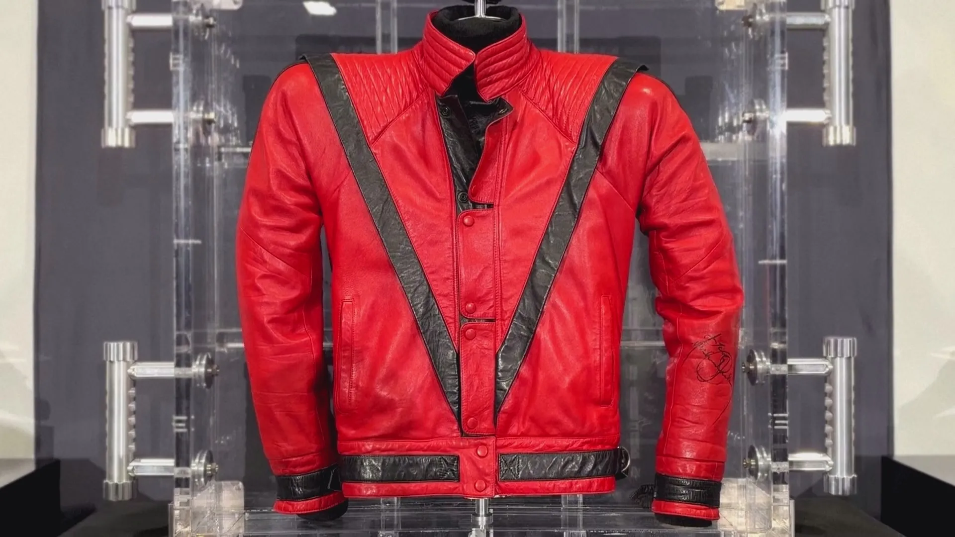 Đấu giá Michael Jackson: Găng tay có thể đạt 800.000 USD - Ảnh 3.