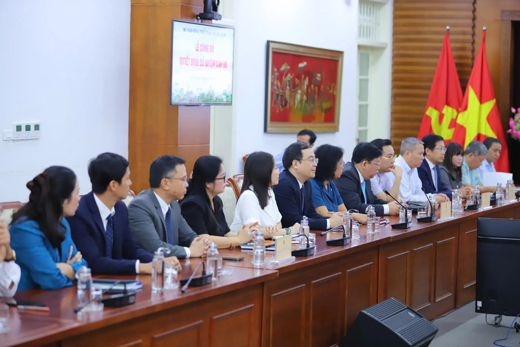 Bộ VHTTDL công bố và trao các quyết định bổ nhiệm cán bộ - Ảnh 3.