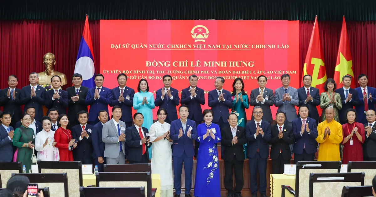 Thủ tướng: Quan hệ đặc biệt Việt Nam - Lào 'được nuôi dưỡng từ Nhân dân'