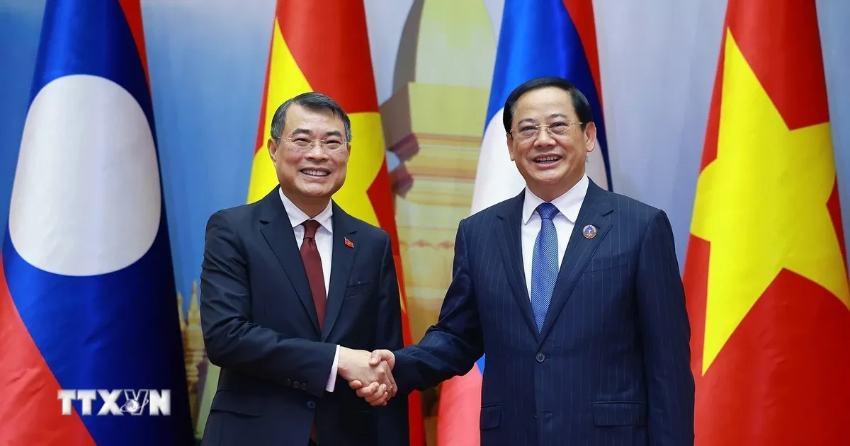 Thủ tướng Lê Minh Hưng hội kiến Chủ tịch Quốc hội Lào Sonexay Siphandone