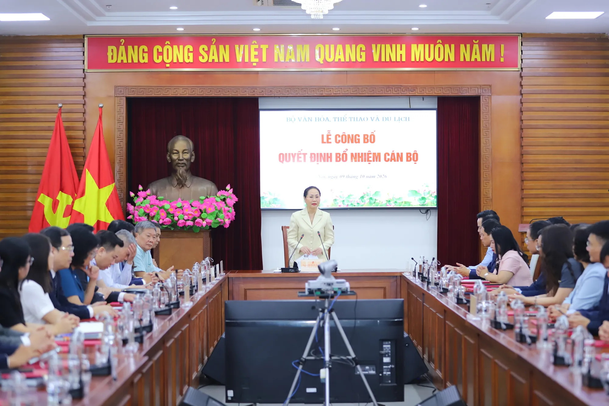 Bộ VHTTDL công bố và trao các quyết định bổ nhiệm cán bộ - Ảnh 11.