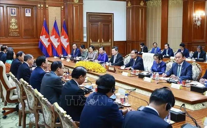 Chủ tịch Đảng Nhân dân Campuchia, Chủ tịch Thượng viện Hun Sen phát biểu tại cuộc gặp Thủ tướng Lê Minh Hưng. Ảnh: Dương Giang/TTXVN