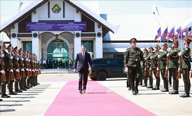 Thủ tướng Lê Minh Hưng kết thúc chuyến thăm chính thức CHDCND Lào. Ảnh: Dương Giang/TTXVN