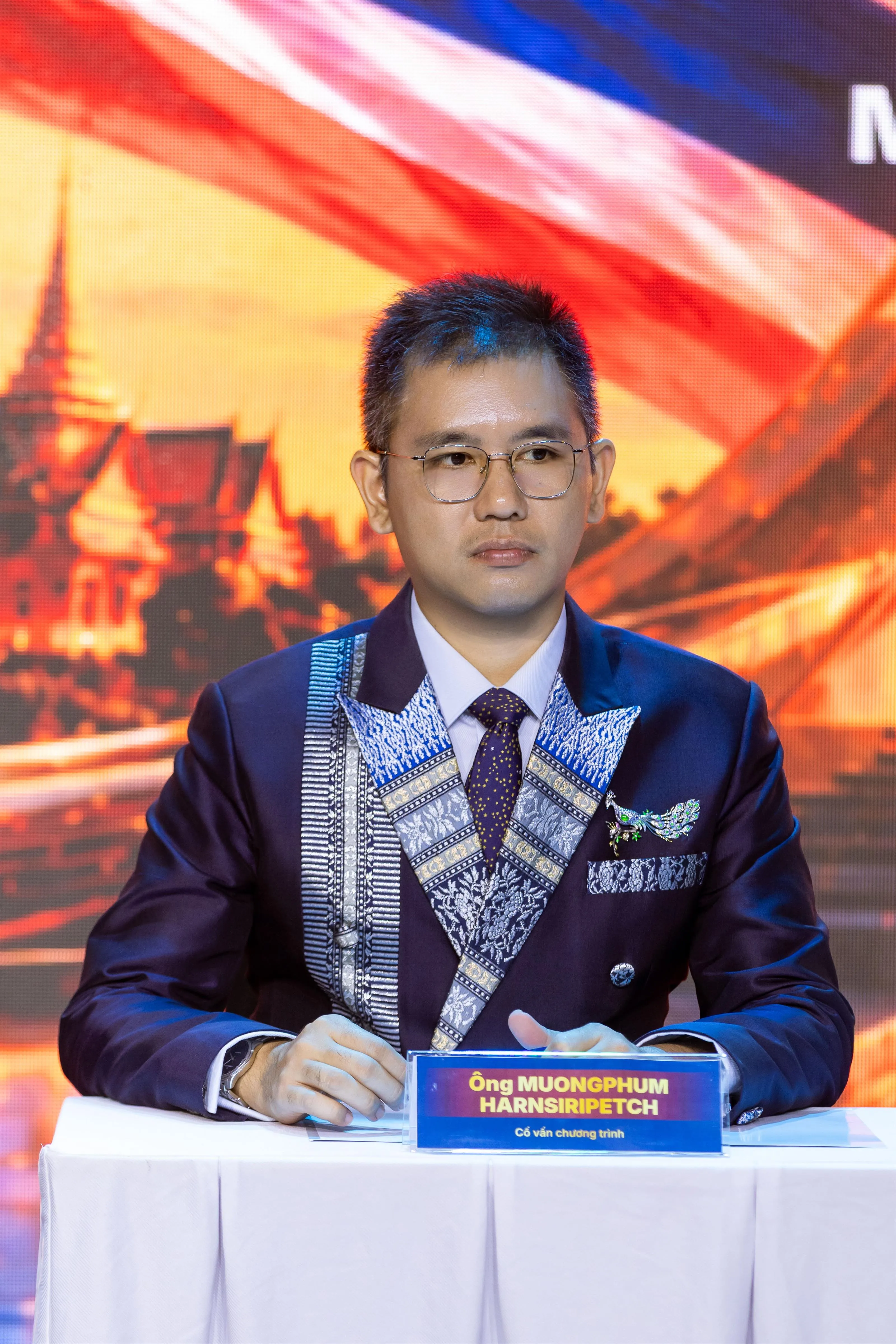 Ông Muongphum Harnsiripetch– Cố vấn chương trình chia sẻ với truyền thông