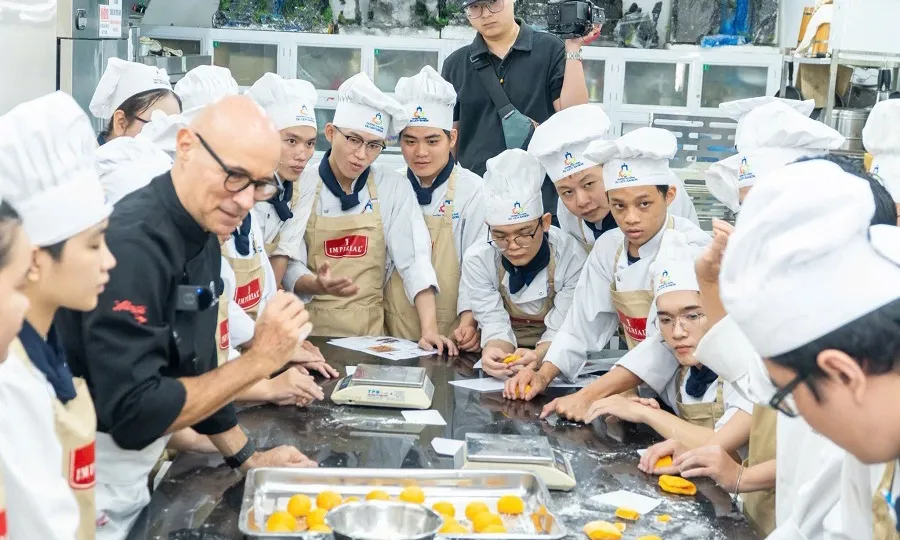 “Cân nhắc hệ thống kiến thức hài hòa để đào tạo nhân lực du lịch hiểu và làm đúng về du lịch giảm phát thải - Net Zero”