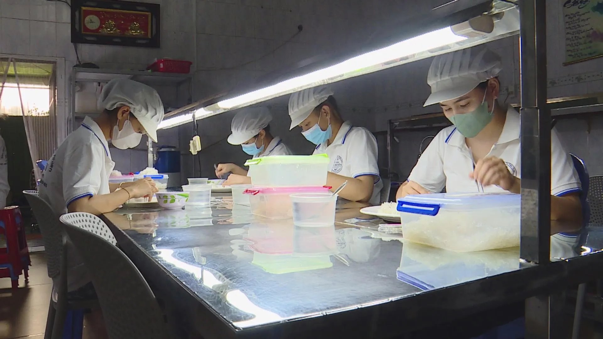Cách làm này cho thấy các chủ thể OCOP đang hướng đến việc chủ động hơn trong quá trình tạo ra giá trị, từ nguyên liệu đến sản phẩm hoàn chỉnh