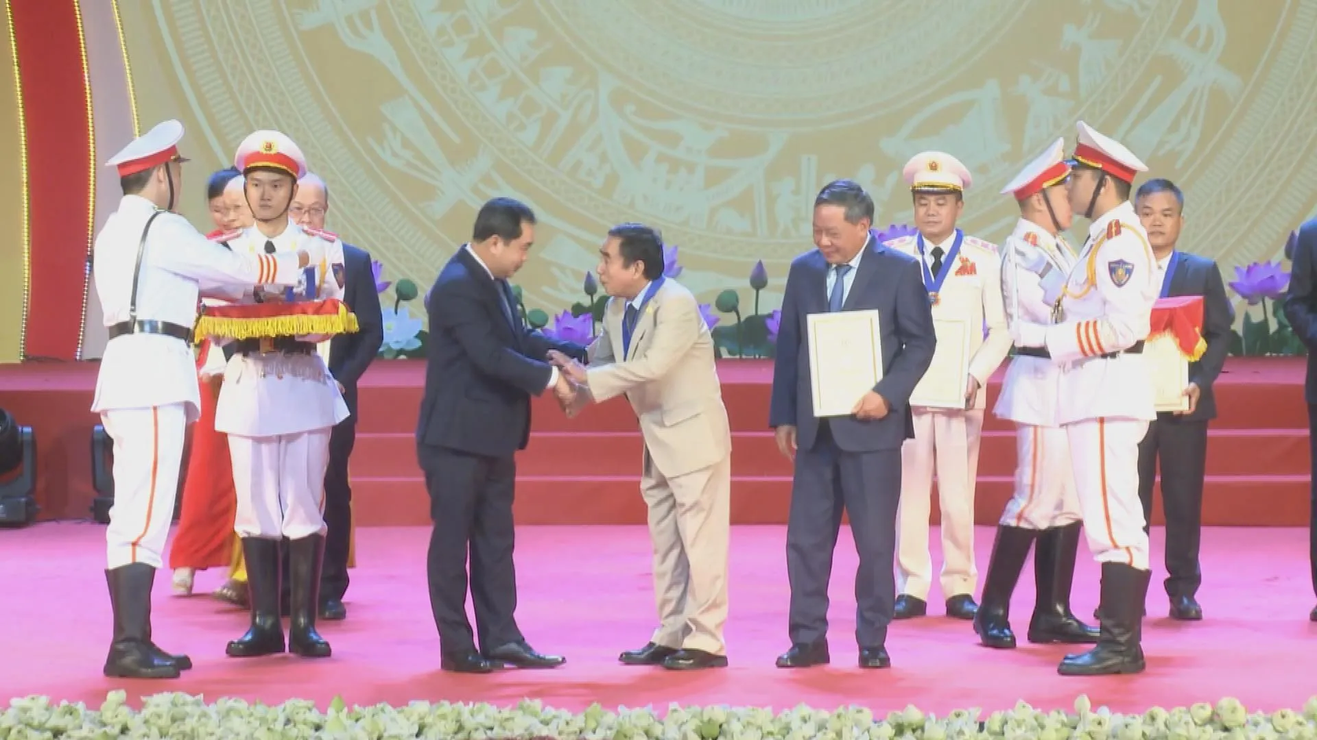 Hà Nội vinh danh các cá nhân đạt danh hiệu “Công dân Thủ đô ưu tú” năm 2026